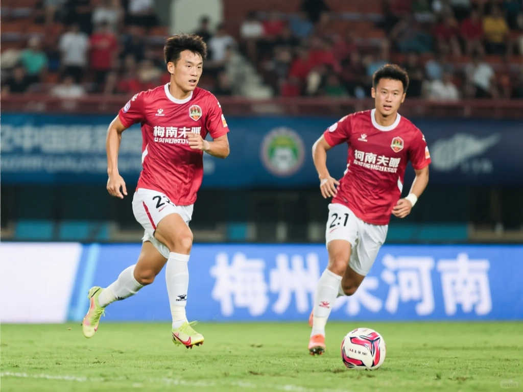 【中超】杨一虎双响纳萨里奥罚失点球 梅州客家险胜河南2-1 【中超】杨一虎双响纳萨里奥罚失点球 梅州客家险胜河南2-1
